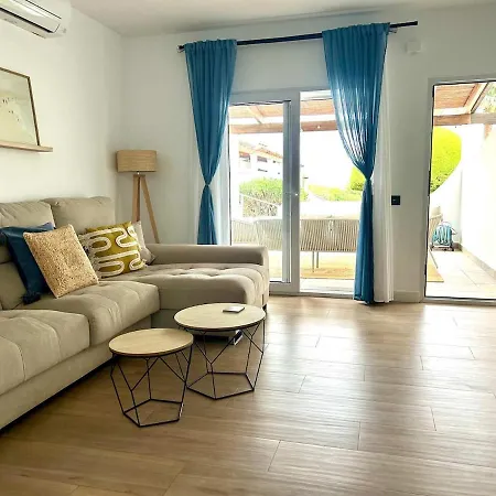 Luxury House شقة *