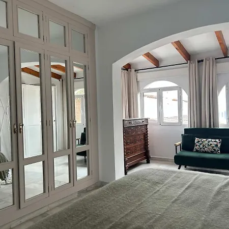 Luxury House شقة *
